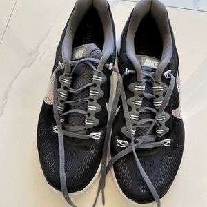 Women's Nike Dynamic Support Shoes